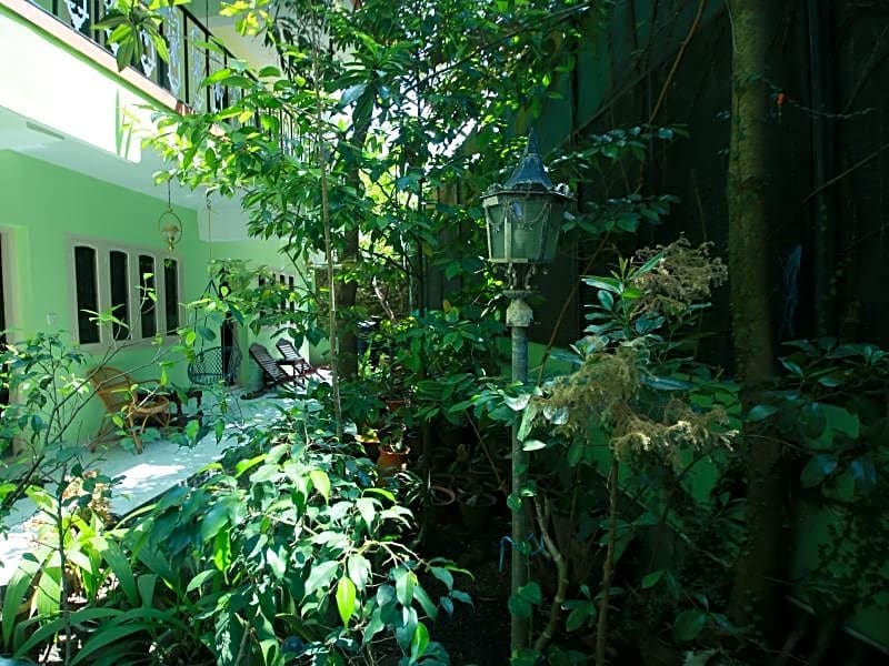 El - Paradiso Home Stay