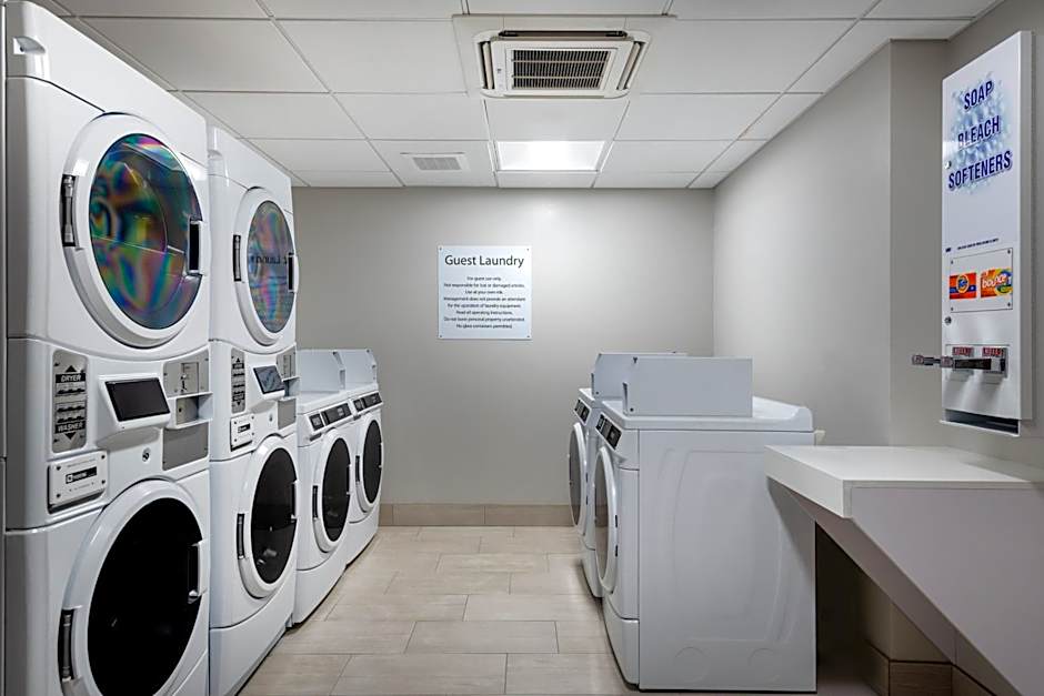 Holiday Inn Express & Suites Santa Ana - Orange County By IHG