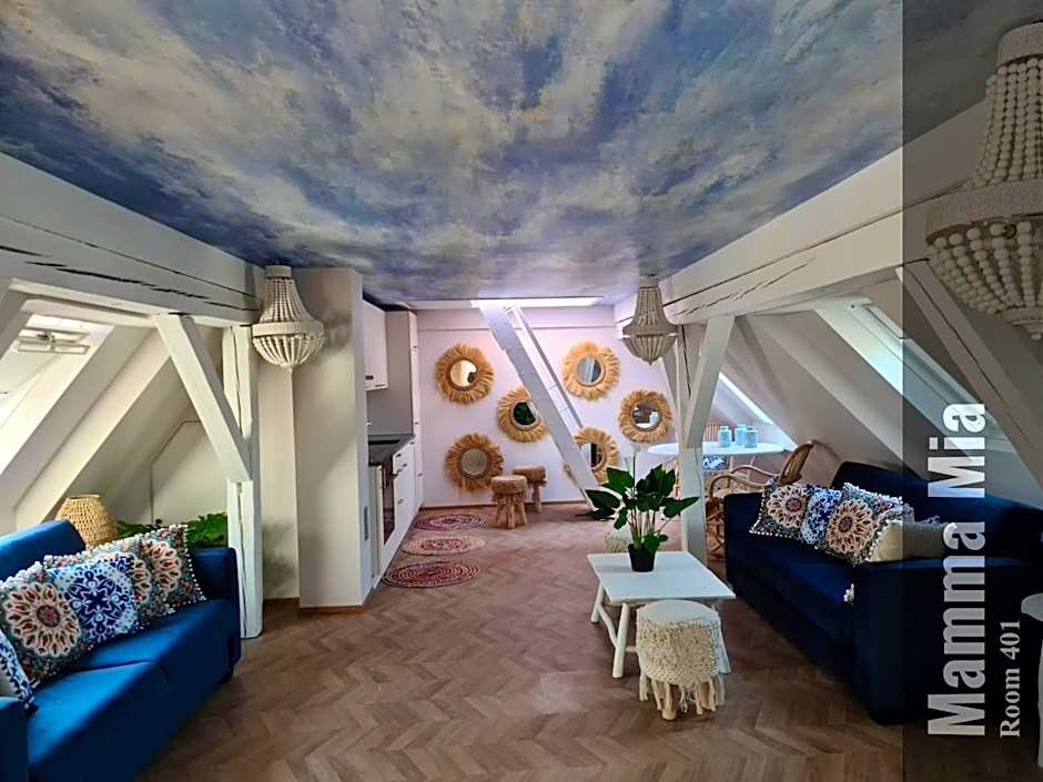 The Henry Self Check-In Guesthouse