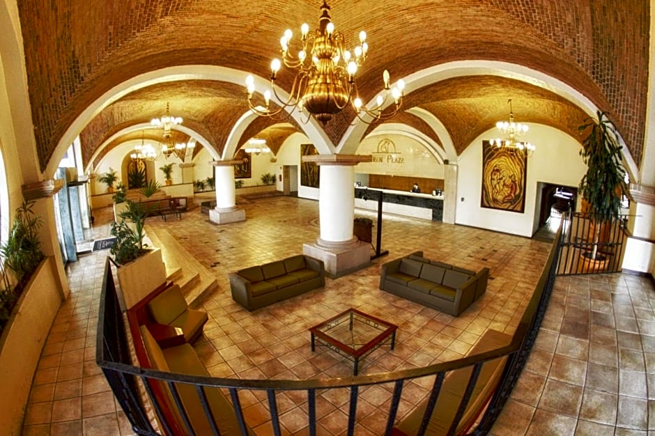 Hotel Gran Plaza & Convention Center