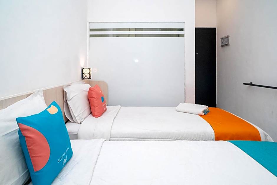 Sans Hotel FiFFa Premiere Malang