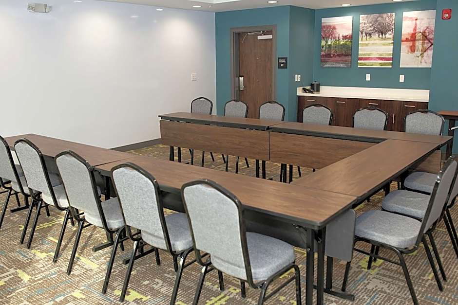 Hampton Inn By Hilton and Suites Dundee