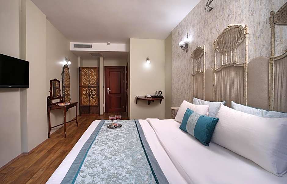 taksim çamdalı suit