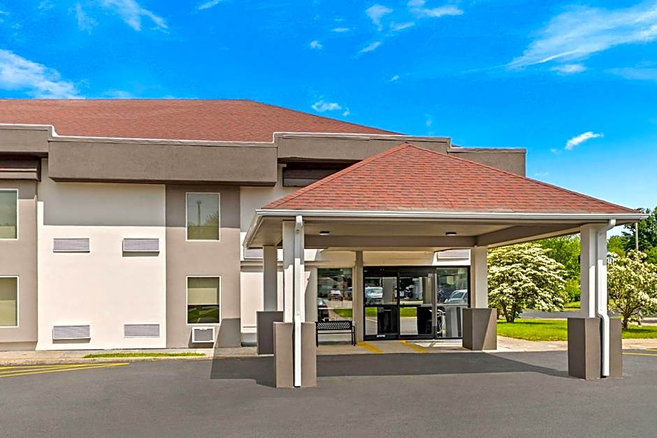 Baymont by Wyndham Batavia - Darien Lake