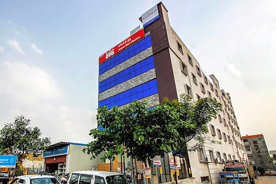 Hotel Shri Chaitra by OYO Rooms – Hyderabad, IA