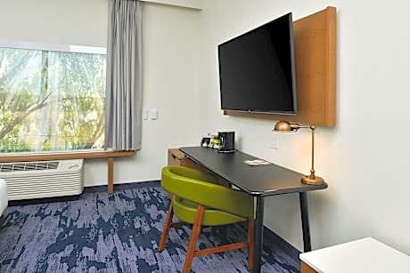 Suite, 2 Queen, Sofa bed