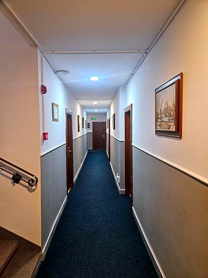 Hotel Reina