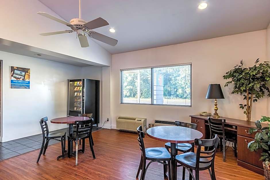 Motel 6-Pooler, GA - Savannah Airport