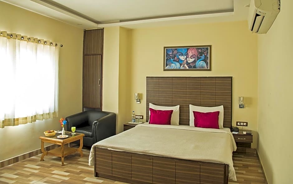 Spring Sky Mughalsarai by ShriGo Hotels