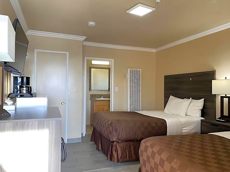 Holland Inn and Suites