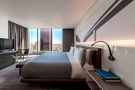 Premium King Room with City View