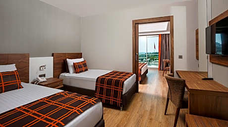 Family Room with Sea View