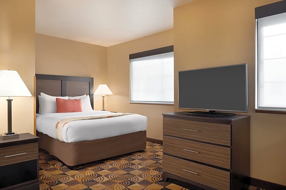 Hawthorn Suites By Wyndham Oak Creek/Milwaukee Airport