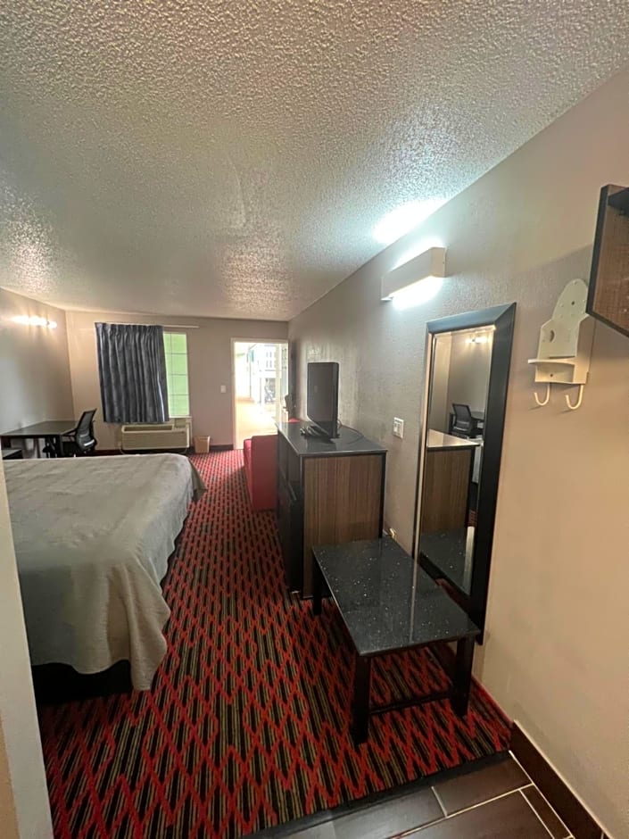 Key West Inn - Tuscumbia