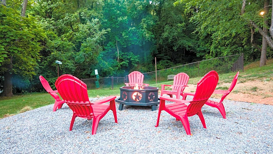 Log Cabin Motor Court