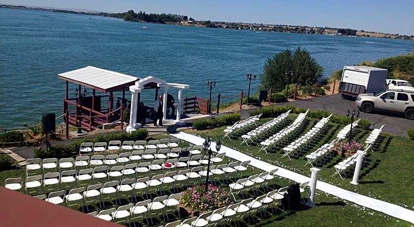 Best Western Plus Lake Front Hotel