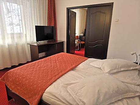 One-Bedroom Suite with Balcony