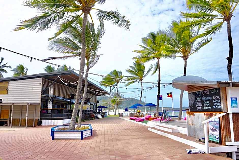 Base Backpackers Hotel Magnetic Island