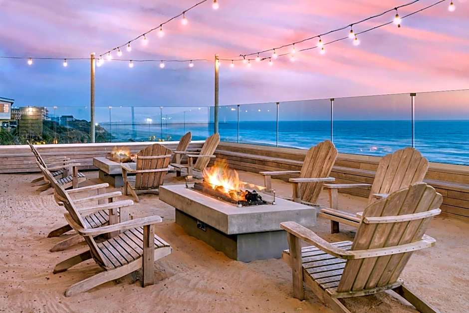 Elizabeth Oceanfront Suites, an Ascend Collection Hotel