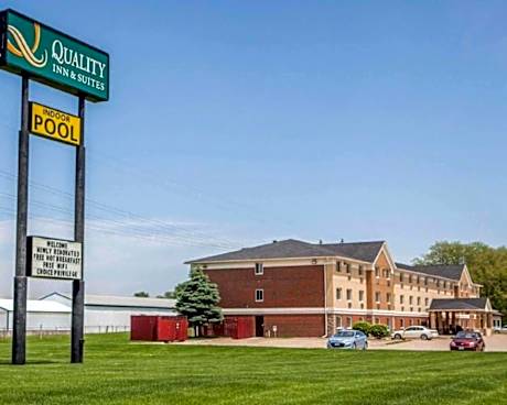 Quality Inn & Suites Davenport near I-80