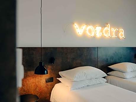 Standard Design Twin Room