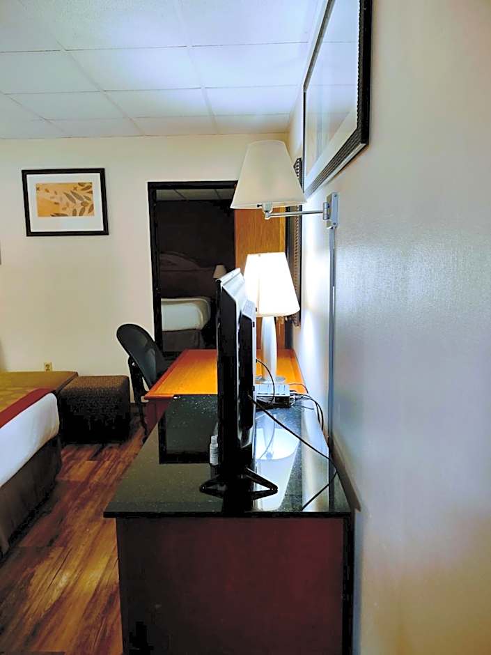 Ramada by Wyndham Albert Lea