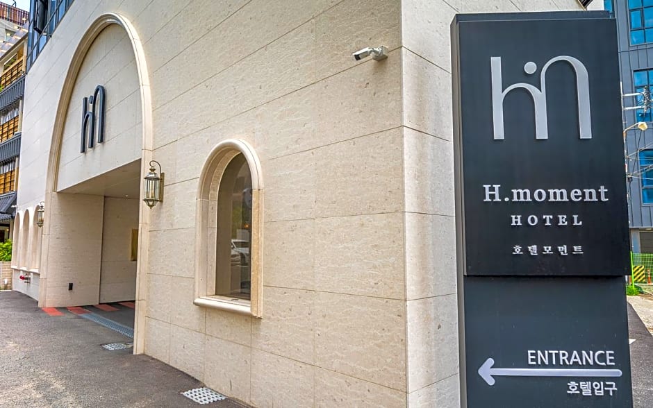 H. Moment Hotel Songjeong