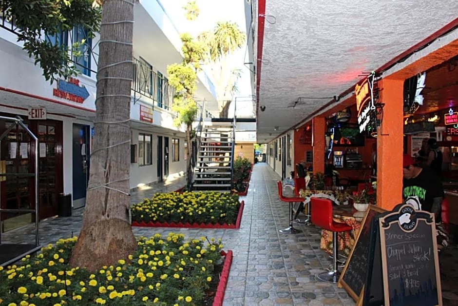 Tradewinds Airport Hotel