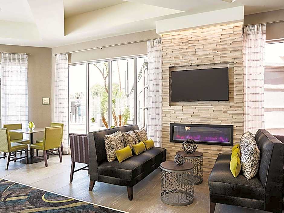 La Quinta Inn & Suites by Wyndham Phoenix Chandler