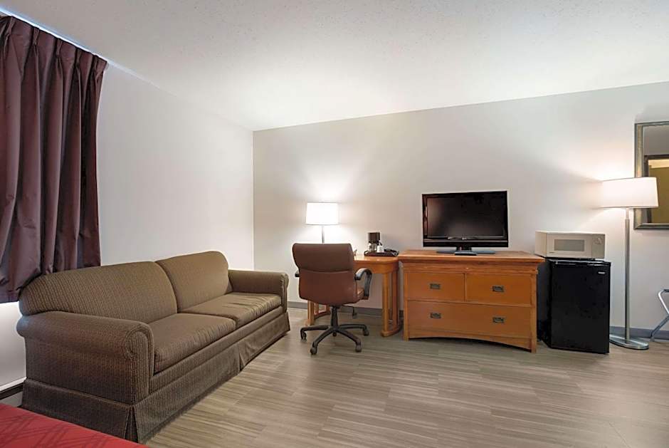 ECONO LODGE INN & SUITES