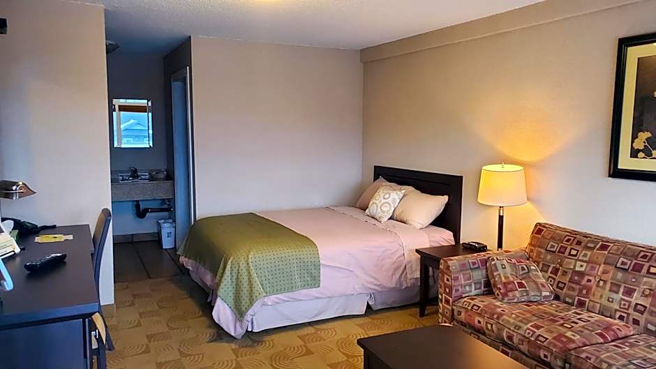 Shoreside Inn & Suites