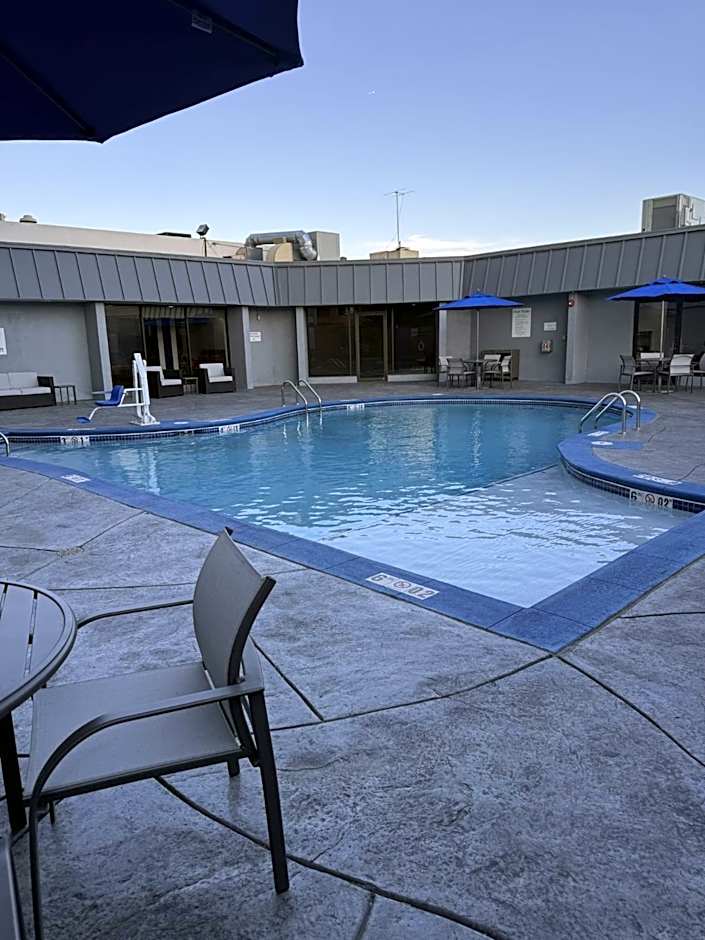 Holiday Inn Express Denver Central - North