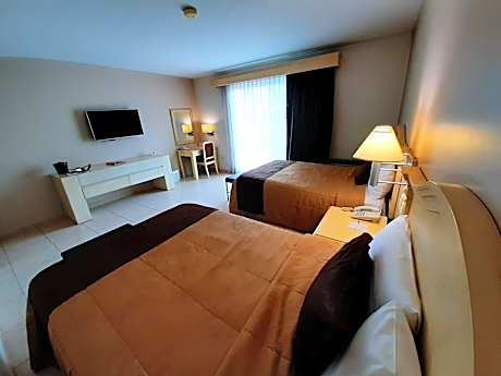 Double Room with Pool Access