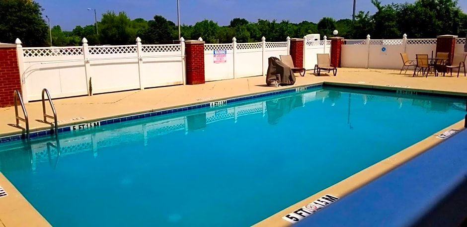 Home Inn & Suites