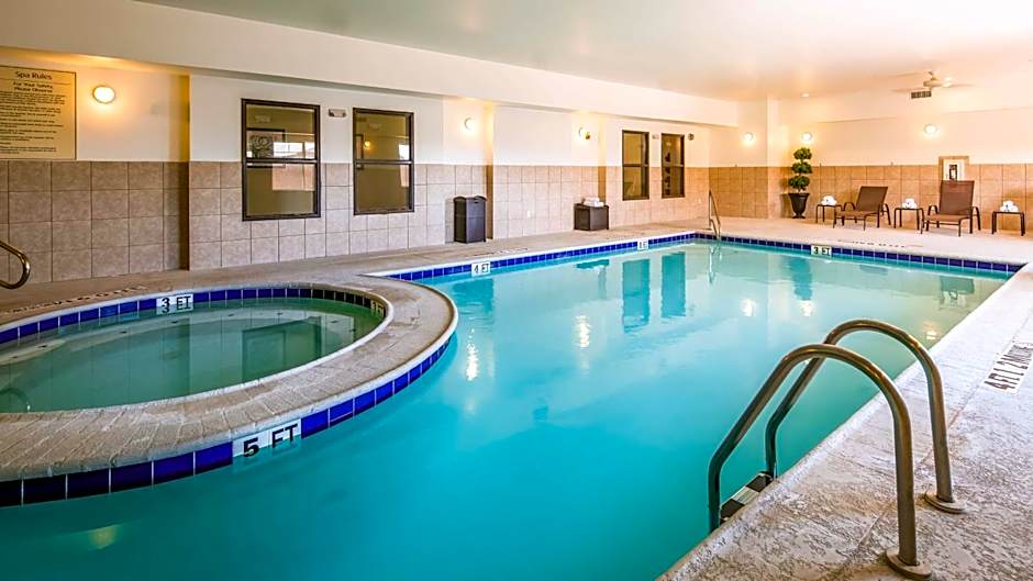 Best Western Plus Seminole Hotel & Suites