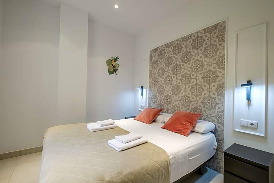 Chic & Comfortable Apartment, Private Terrace
