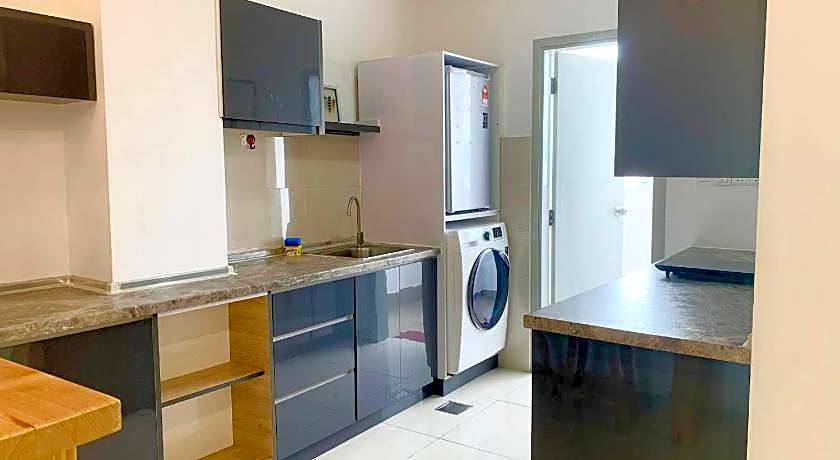Sunset Seaview Vacation Condos @ Infinity Avenue