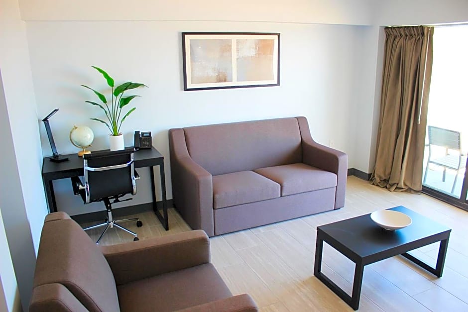Sun & Sand Resort Oceanfront Suites