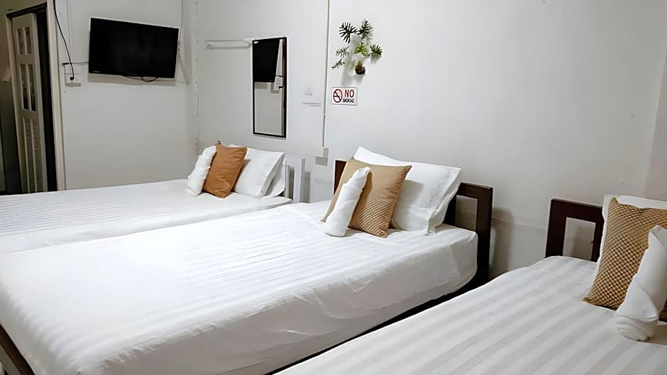 Banana hostel (Don Muang)