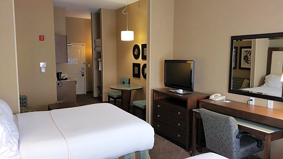 Holiday Inn Express Hotel & Suites Logan