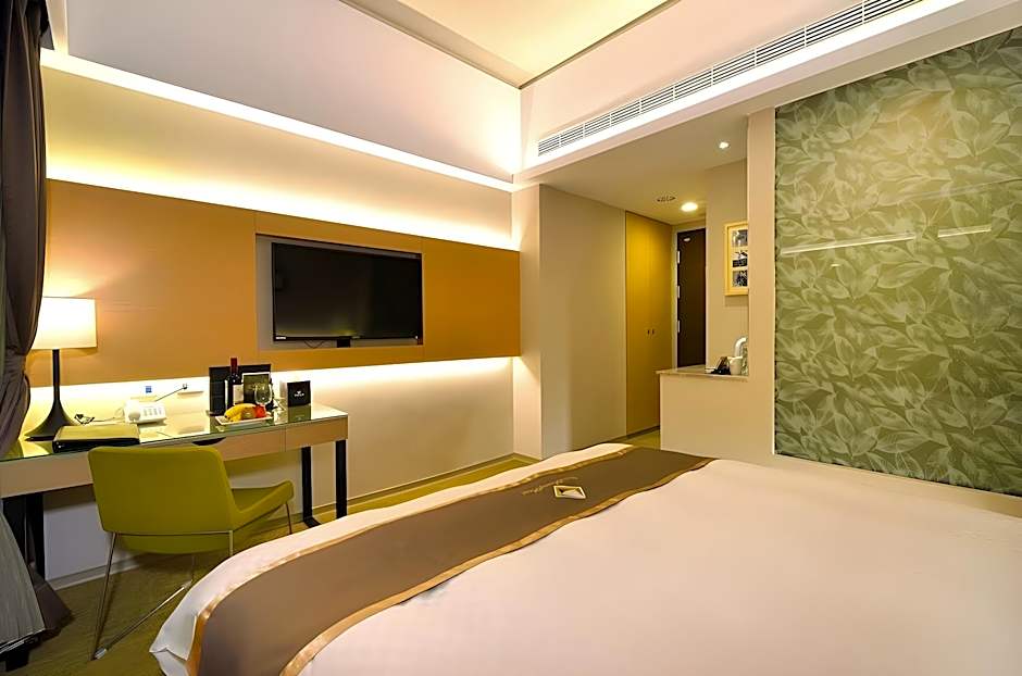 Tsun Huang Hotel