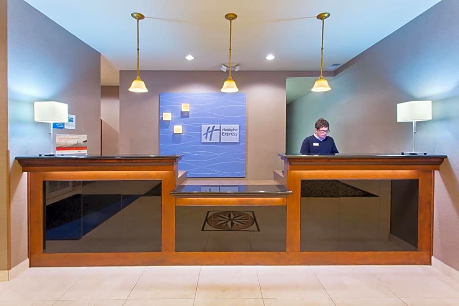 Holiday Inn Express Hotel & Suites Astoria, an IHG Hotel