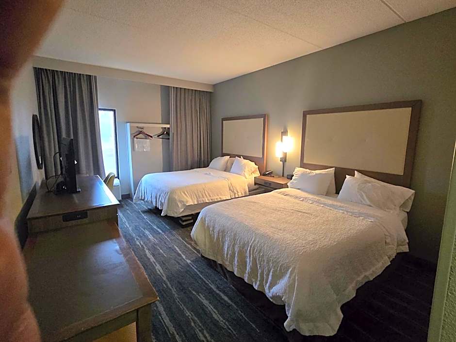 Hampton Inn By Hilton Commerce