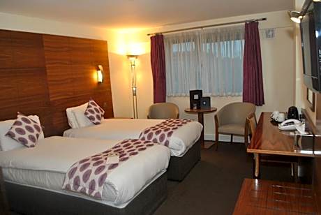 Twin Room with Free Hot Breakfast