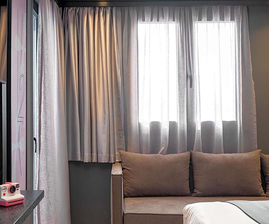 3 Pines Design Living