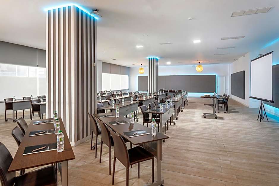 Hotel Madrid Chamartín Affiliated by Meliá