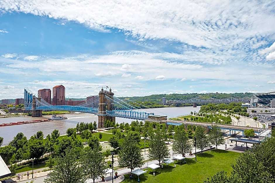 AC Hotel by Marriott Cincinnati at The Banks