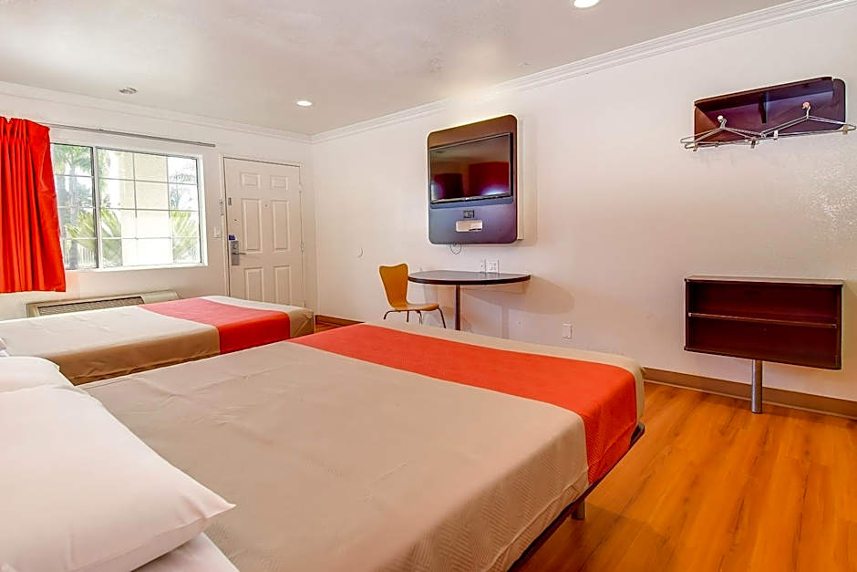 Motel 6 Garden Grove