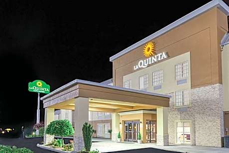 La Quinta Inn & Suites by Wyndham Knoxville North I-75