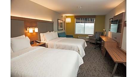 Queen Room with Two Queen Beds - Hearing Accessible